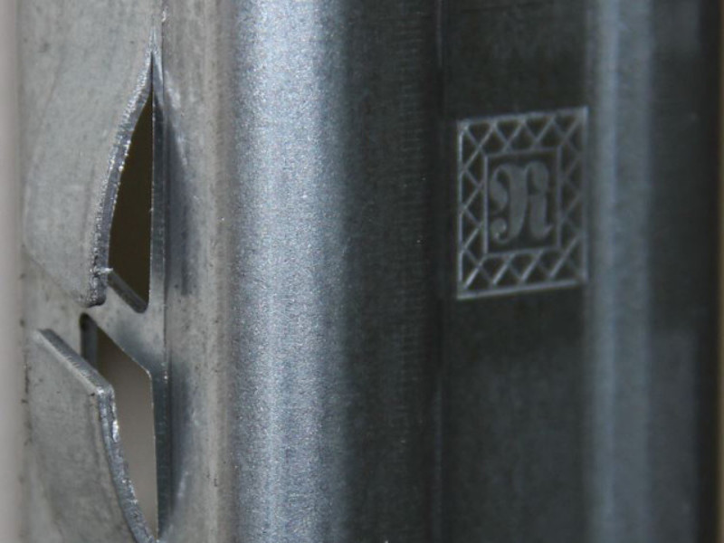 RUBÍN sloupek vinohradnický řadový 50x30x1,50x2500 mm / protichůdný háček